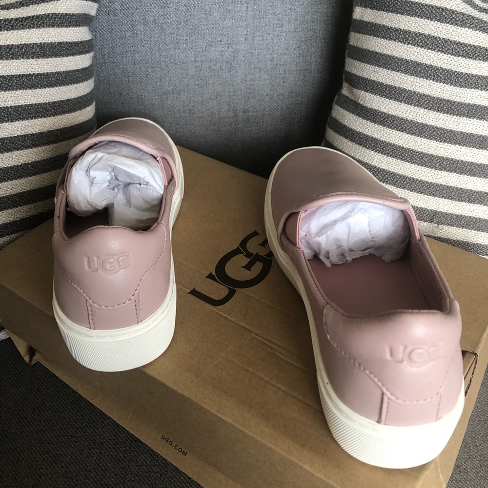 New- Ugg Jass Leather Slip-on Sneaker; size 5 - Picture 3 of 4